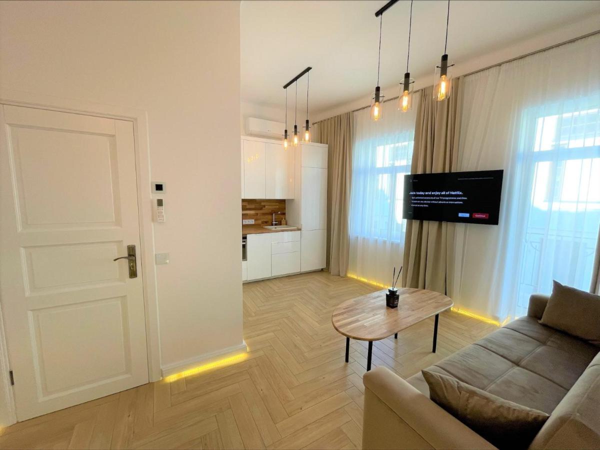 קובנה Picturesque Old Town Apartment With Charming Balcony מראה חיצוני תמונה