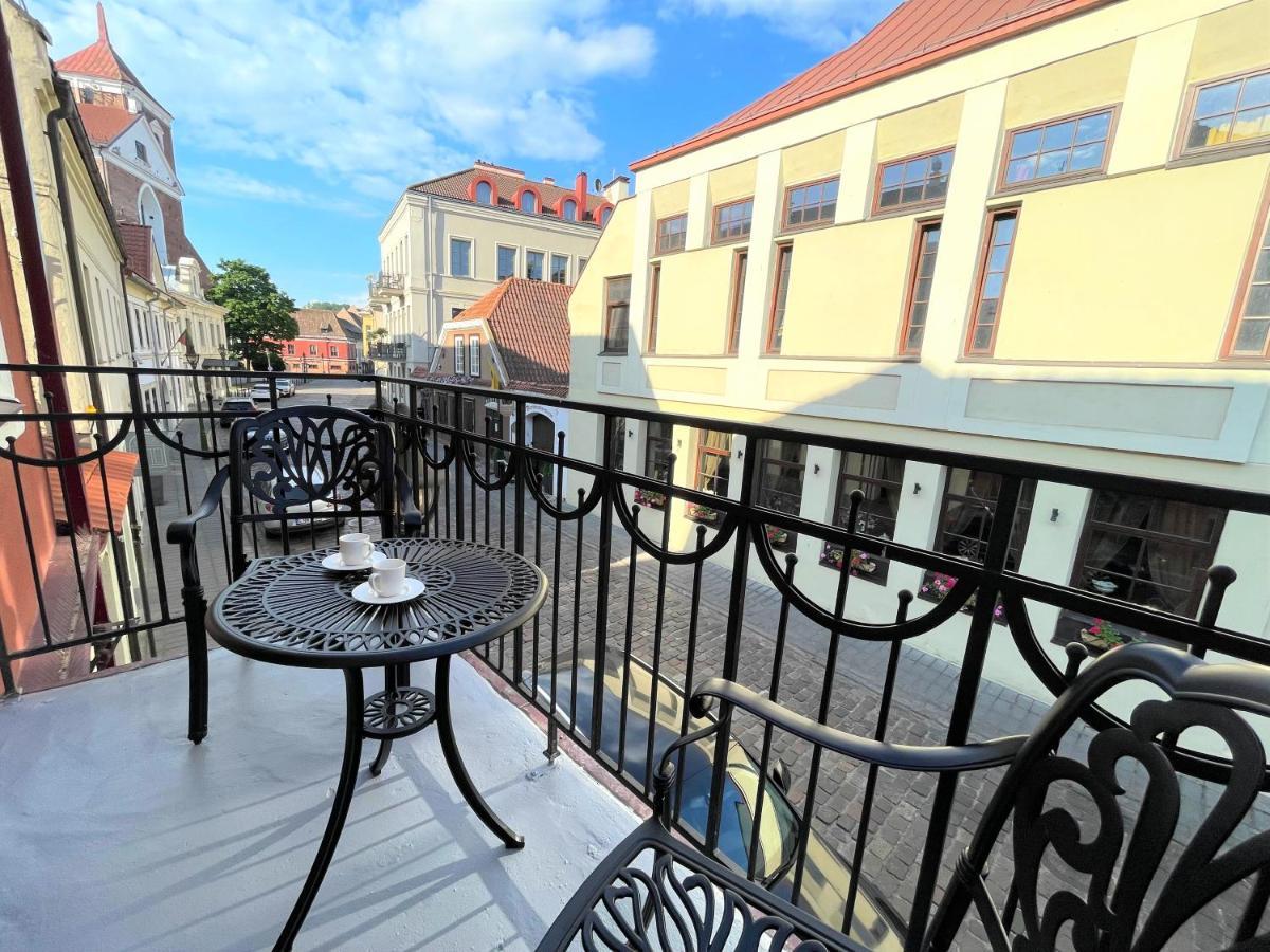 קובנה Picturesque Old Town Apartment With Charming Balcony מראה חיצוני תמונה