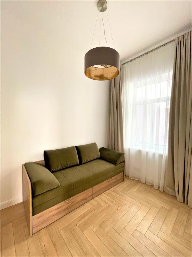 קובנה Picturesque Old Town Apartment With Charming Balcony מראה חיצוני תמונה