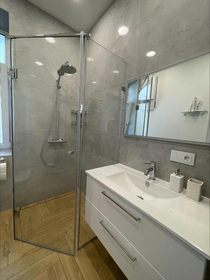 קובנה Picturesque Old Town Apartment With Charming Balcony מראה חיצוני תמונה