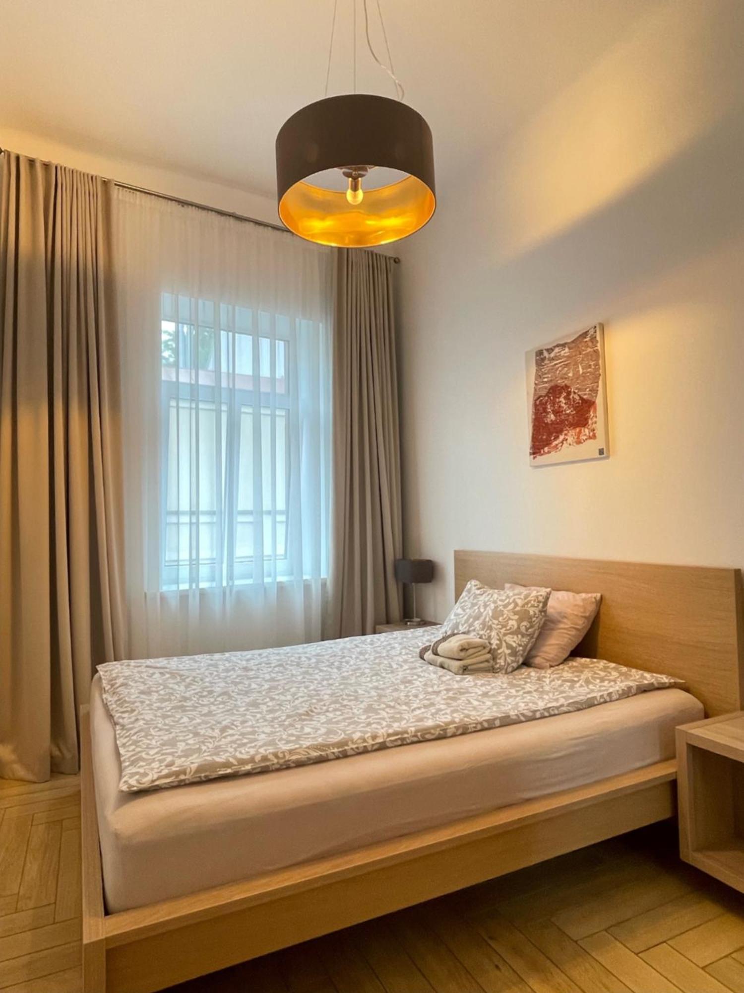 קובנה Picturesque Old Town Apartment With Charming Balcony מראה חיצוני תמונה